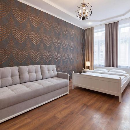 Leogrand Apartments Panteleimona Kulisha 27 Lviv Exteriör bild